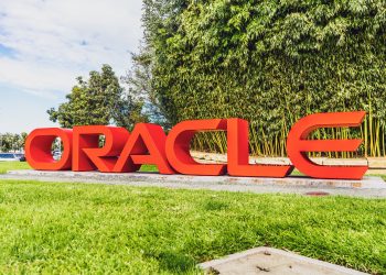 Why Oracle stock tanked over 6% on Friday