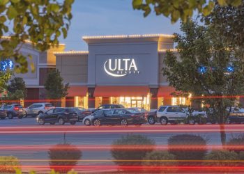 Ulta Beauty stock pattern points to $600 as earnings rise