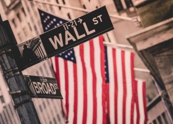 Dow futures edge higher on Thursday: 5 things to know before Wall Street opens