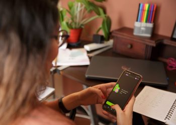 Duolingo stock forms island reversal as key analyst changes tune