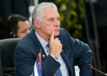 As Trump urges deal, Cuban president warns that the country will defend itself ‘to the last drop of blood’