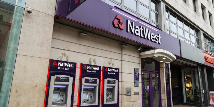 NatWest share price dips after the Evalyn buyout as traders eye Q4 earnings